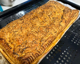 Foto del paso 12 de la receta: Hojaldre de pimientos asados al ajillo, setas y quesos, con top de pimentón dulce y chía