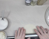 Foto del paso 1 de la receta: Palmeritas caseras con tapas de empanadas!
