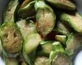 Foto langkah ke 2 dari resep Terong Goreng Bumbu Plecing.