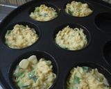 Foto langkah ke 4 dari resep Martabak mie / Bakwan mie.
