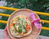 Hình bước làm 3 của món Pizza mini cá hồi măng tây cho bé 1Y hoặc ăn thô tốt