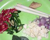 Foto langkah ke 2 dari resep Tumis cumi hitam.