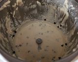 Foto del passaggio 2 della ricetta Pancake soffici e golosi con gocce di cioccolato fondente