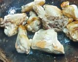 Foto del paso 1 de la receta: Pollo al wok con romero, puerros y mostaza
