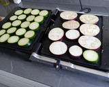 Foto del paso 2 de la receta: Pollo deshuesado con verduras a la parrilla
