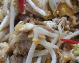 รูปขั้นตอนการทำที่ 2 ของ "ถั่วงอกผัดน้ำมันหอย" Stir Fried Bean Sprouts with Oyster Sauce