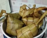 Foto langkah ke 4 dari resep Ketupat Hemat Gas Metode 5.30.7.