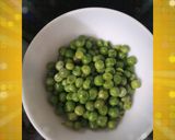 A picture of step 2 of Green peas curry.