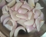 शिमला मिर्च और प्याज़ की स्वादिष्ट सब्ज़ी 😋🌶️🧅 रेसिपी चरण 1 फोटो
