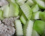 Hình bước làm 1 của món Canh bí xanh tôm khô thịt xay