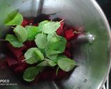 A picture of step 3 of Beetroot cooler smoothie.