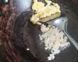 Foto langkah ke 2 dari resep Nasi Goreng Mawut (Bumbu Instan).