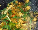Foto langkah ke 9 dari resep Oseng Kikil tauco.