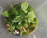 A picture of step 1 of Refreshing Mint chaas.