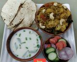 A picture of step 10 of Navratna Shahijahani Khichdi.