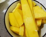 A picture of step 5 of Mango pancake.