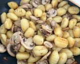 Foto del paso 3 de la receta: Ñoquis con champiñones ¡sin hervir antes los ñoquis! - Receta de batch cooking