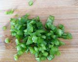 Foto del paso 1 de la receta Sepia con habas y guisantes