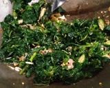 Foto langkah ke 4 dari resep Orek daun pepaya Jepang.