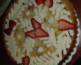Foto del paso 5 de la receta: Tarta De membrillo con crema y frutilla