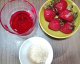 Foto langkah ke 1 dari resep Strawberry Matcha Latte.