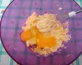 A picture of step 1 of Easter Cupcakes.