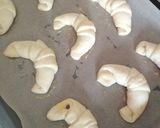 Pas rețetă Cornuri pufoase umplute cu Nutella și gem de zmeură 8 fotografie