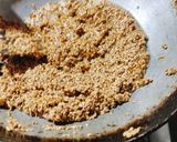 તલની ચીકી (Til Chikki Recipe In Gujarati) રેસીપી સ્ટેપ2ફોટો