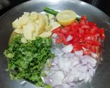 A picture of step 2 of Matar Chaat (dry peas chaat).