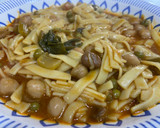 Foto del paso 3 de la receta: Guiso de babetas con garbanzos (con sabor a hierbabuena)