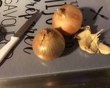 Une image de l'étape 1 de Diots du Jura fumés à la compotée de tomates, ail, oignon et origan.