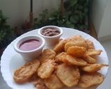 A picture of step 3 of Aloo ke pakore.