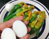 Hình bước làm 3 của món Bí Nụ Luộc Chấm Mắm Trứng Gà Tre