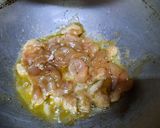 A picture of step 1 of Chicken tandoori bread.
