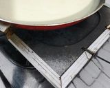 Foto langkah ke 3 dari resep Martabak Manis.