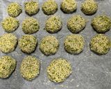 Foto del passaggio 7 della ricetta Crocchette vegan di sedano con panatura di semi di sesamo