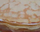 Foto langkah ke 6 dari resep Strawberry French Crepes Cake.