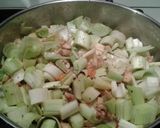 A picture of step 3 of Leeks with chicken in white sauce.