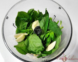Foto del paso 1 de la receta: Salsa pesto de queso manchego, albahaca y nueces