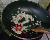 Foto langkah ke 1 dari resep Tumis Makaroni Asam Manis.