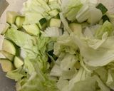 รูปขั้นตอนการทำที่ 2 ของ ซูกินี ผักกาดขาว ผัดไข่