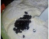 Foto langkah ke 8 dari resep Bolu Tape Keju Kismis.