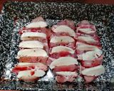 Sajtos - baconös Hasselback csirkemell recept fázis 5 fotója