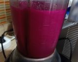 Foto langkah ke 2 dari resep Smoothie Pisang Buah Naga.