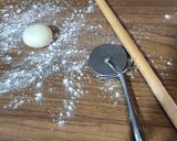 عکس مرحله 7 از دستور پیراشکی گوشت و هویج (نان غذایی) (Meat & carrot pirozhki)