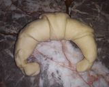 Foto del paso 3 de la receta: ❇️Medialunas fácil de hacer sin manteca 🥐🥐🥐