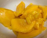 A picture of step 1 of Aamras (sweet mango pulp).