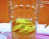 A picture of step 3 of Cinnamon Apple Detox Water.