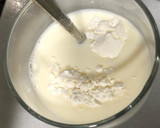 Foto del paso 2 de la receta: Salsa Roquefort sin nata ni mantequilla en estuche Lékué al microondas