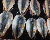 صورة لخطوة 2 من وصفة سمك 🐟سردين 🐟في فرن امممم بنة مفيهاش زيت